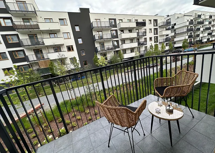 Apartament Nova Ochota, Tennis Court, Train & Bus Nearby