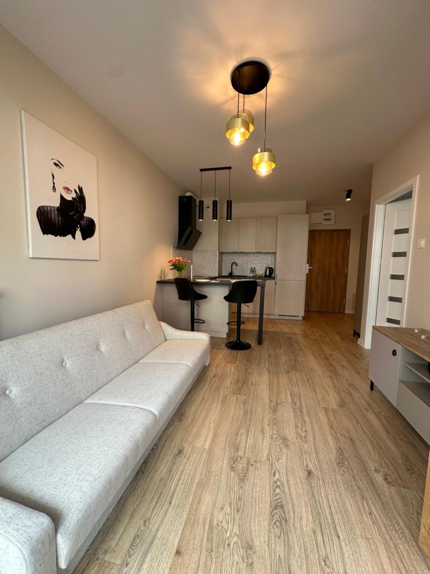 Nova Ochota, Tennis Court, Train & Bus Nearby Leilighet *